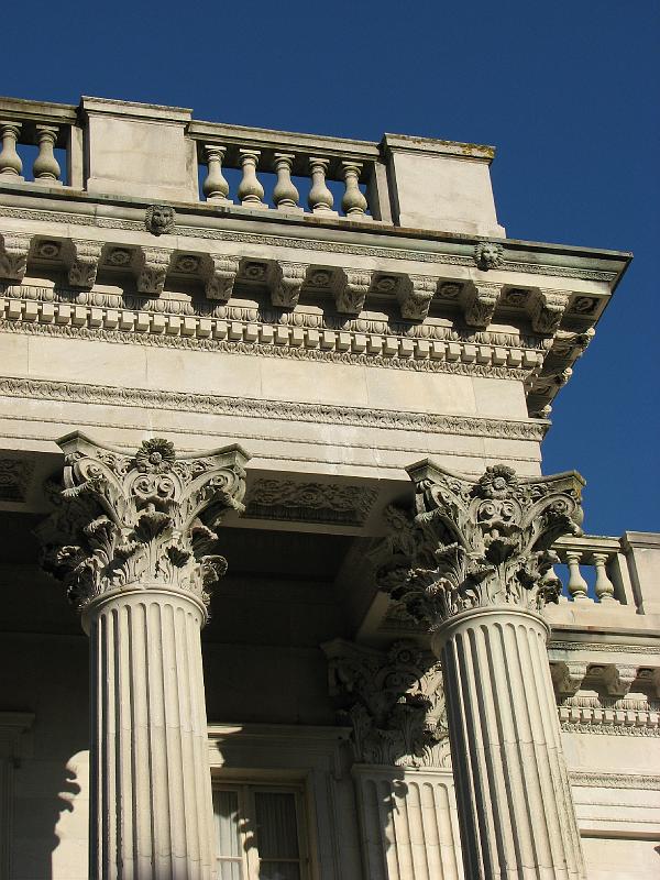 2008-10-12_Tiverton_Newport_Mansions 077.jpg